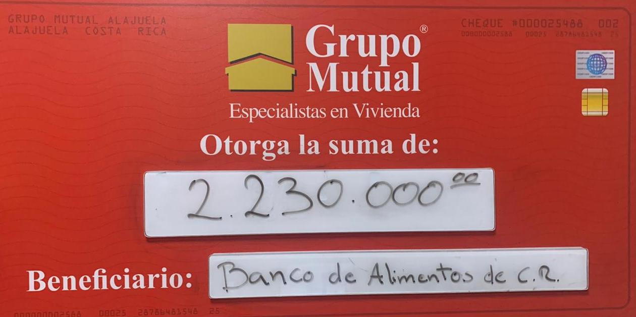 Entrega de donativo al Banco de Alimentos