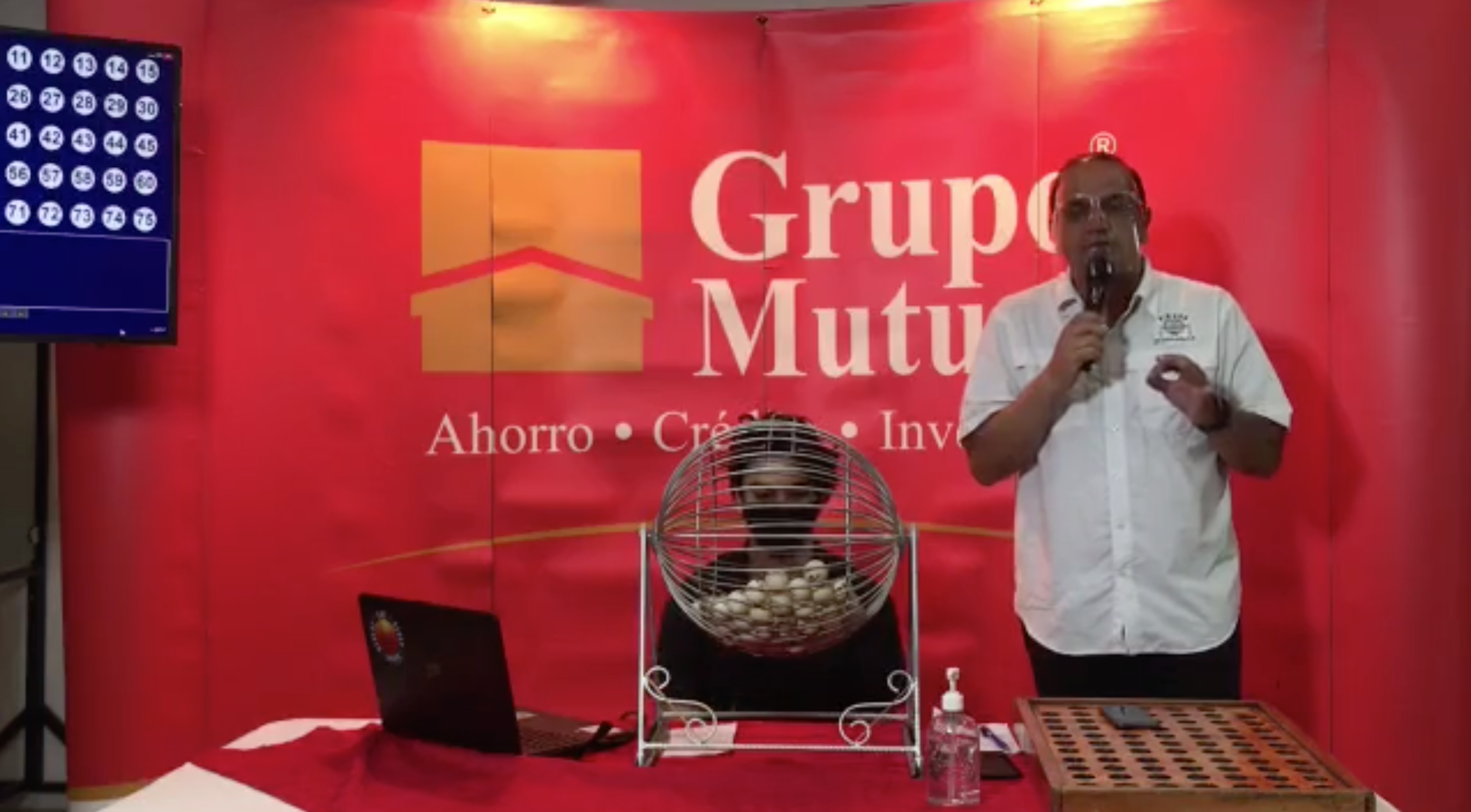 Entrega de donativo al Banco de Alimentos